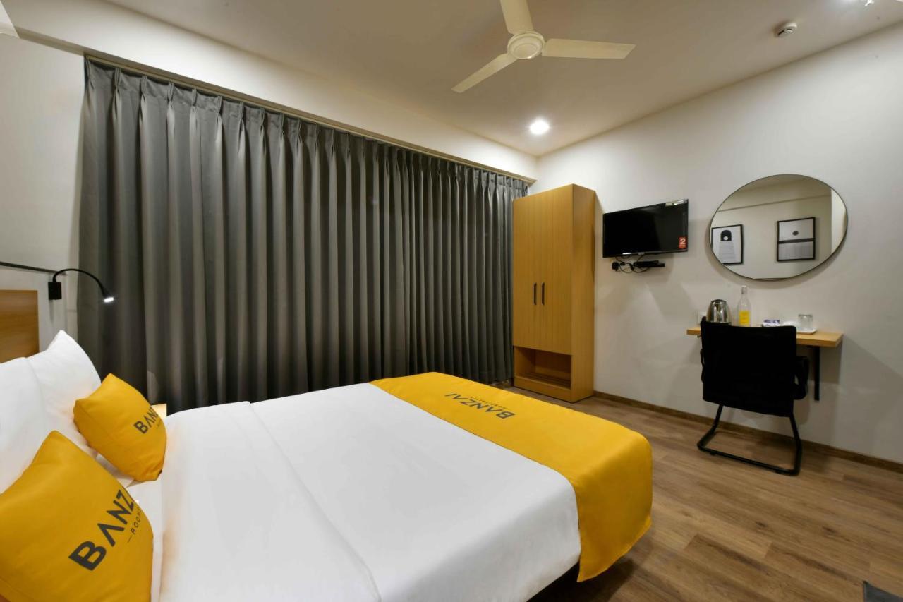Banzai Rooms ナーシク エクステリア 写真