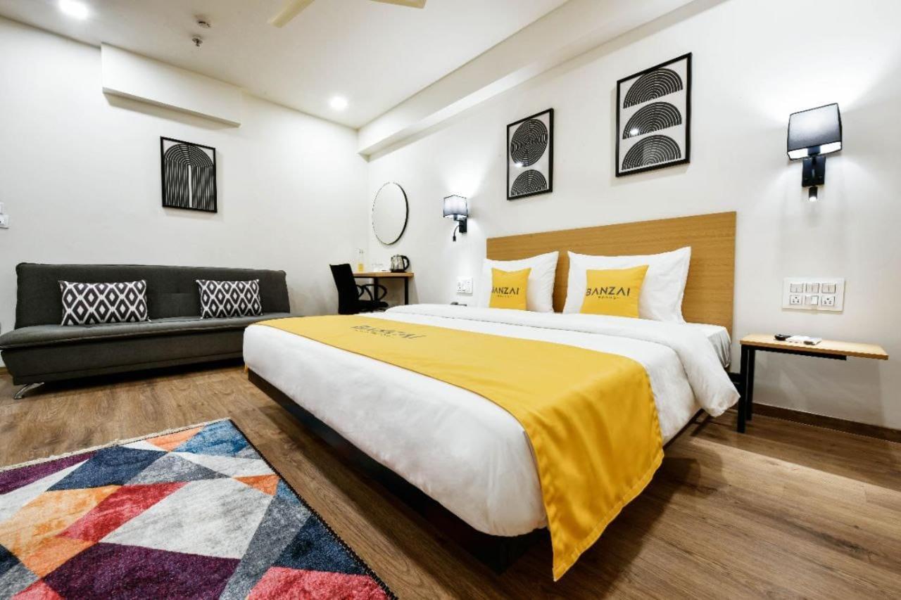 Banzai Rooms ナーシク エクステリア 写真